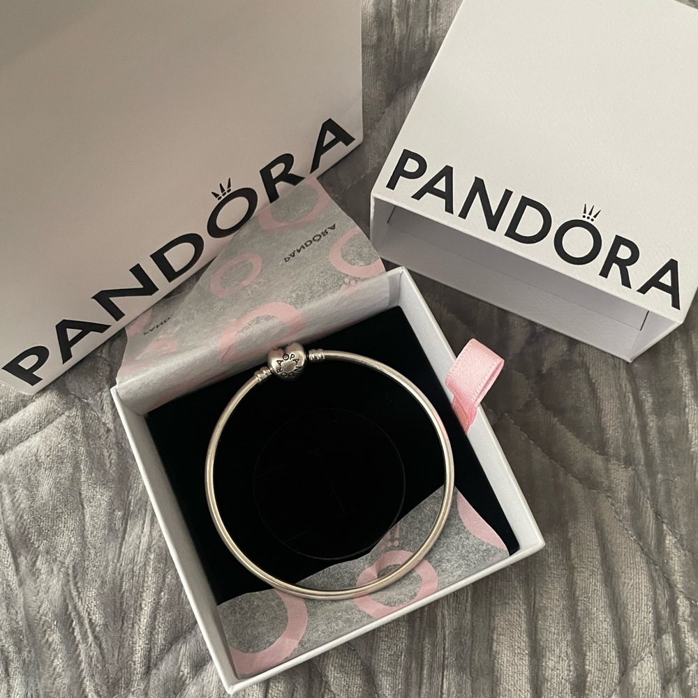 💕 PANDORA Moments Sterling Silver Bracelet